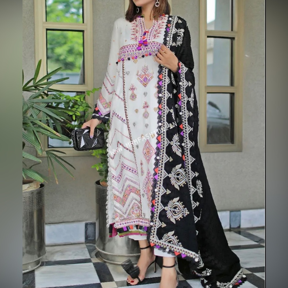 Zaha 3 pc lawn.